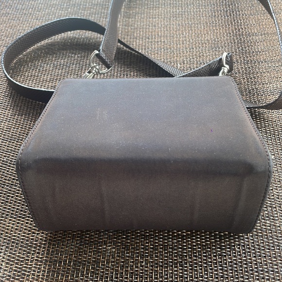 Bottega Veneta cross body bag/clutch- Authentic! - Picture 14 of 16